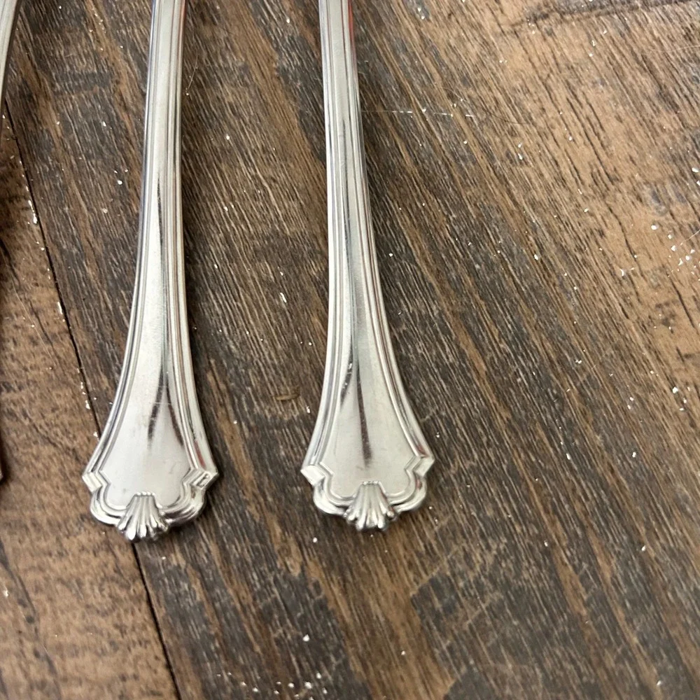 Oneida Midtowne Stainless USA Glossy Scalloped Salad Forks Set of 5 Silverware